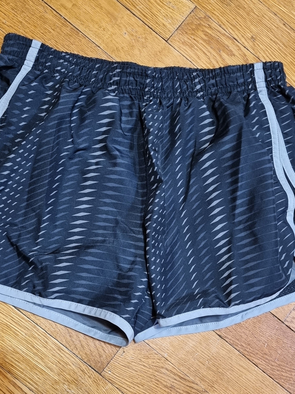 Under Armour Womens Fly-by 2.0 Shorts Size Small